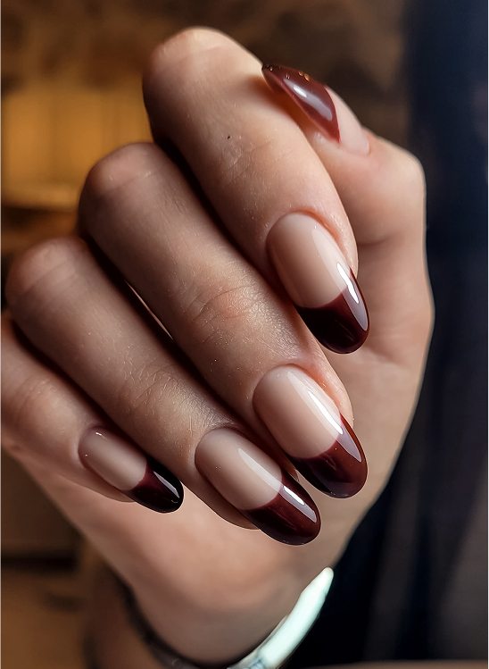 Manucure russe ongles bordeaux